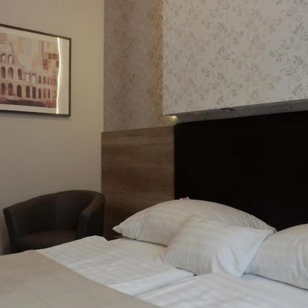Caesar Panzio Otel Pápa Dış mekan fotoğraf