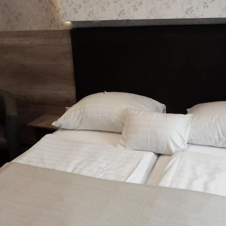 Caesar Panzio Otel Pápa Dış mekan fotoğraf