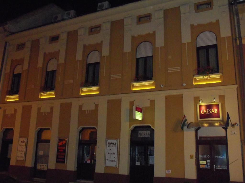 Caesar Panzio Otel Pápa Dış mekan fotoğraf