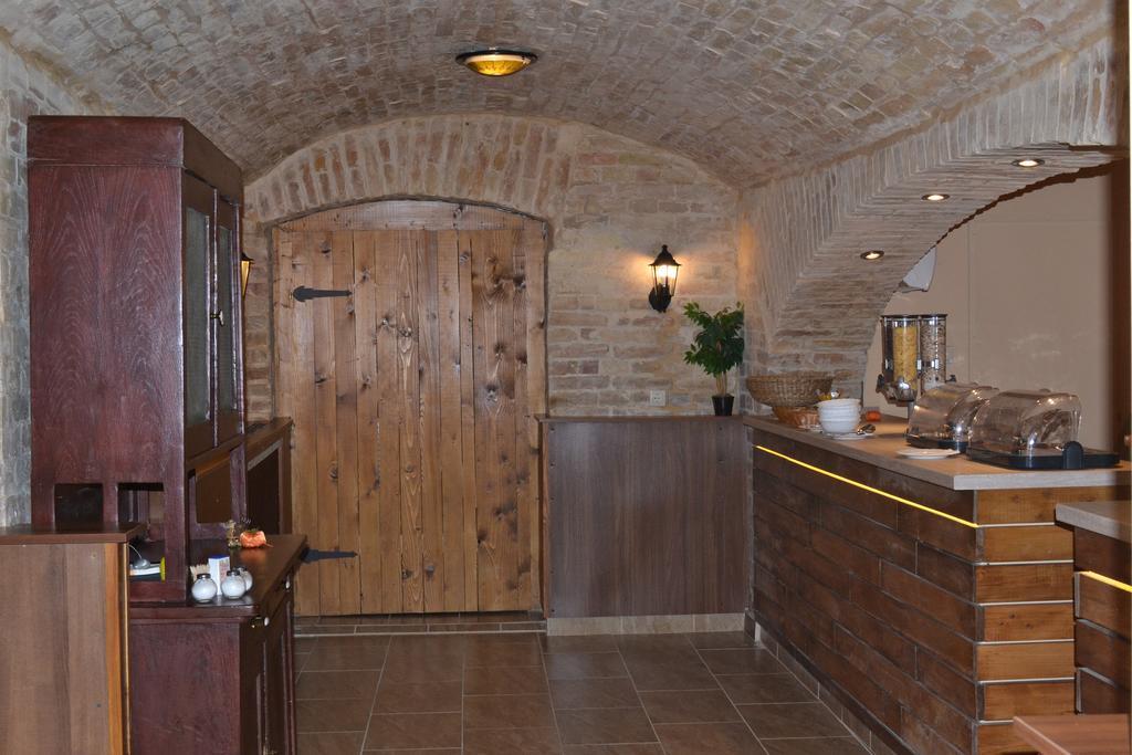 Caesar Panzio Otel Pápa Dış mekan fotoğraf