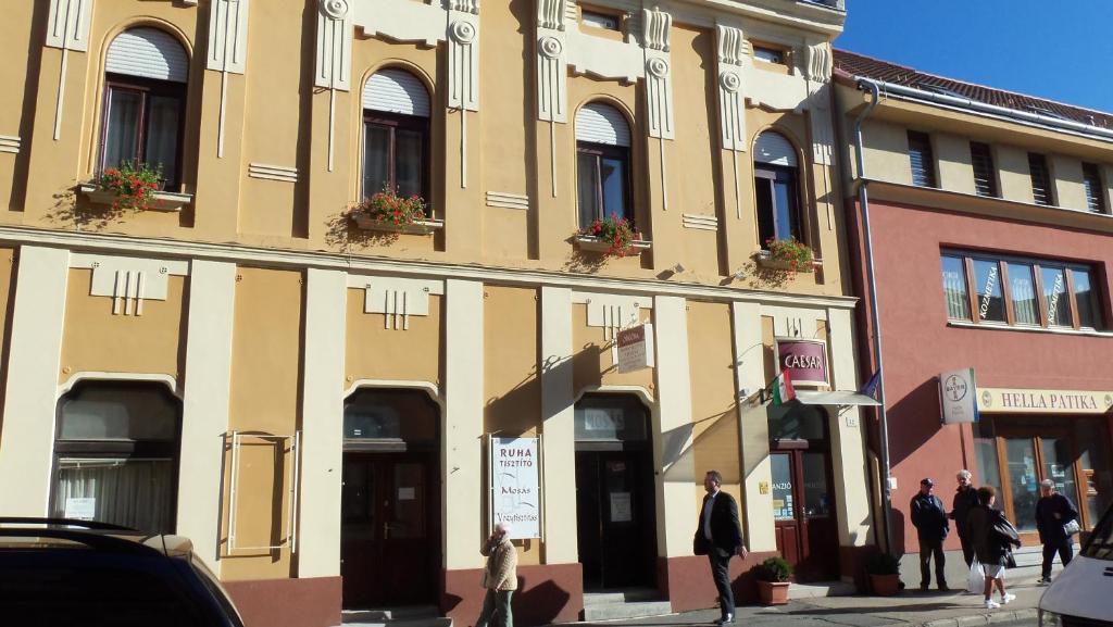 Caesar Panzio Otel Pápa Dış mekan fotoğraf
