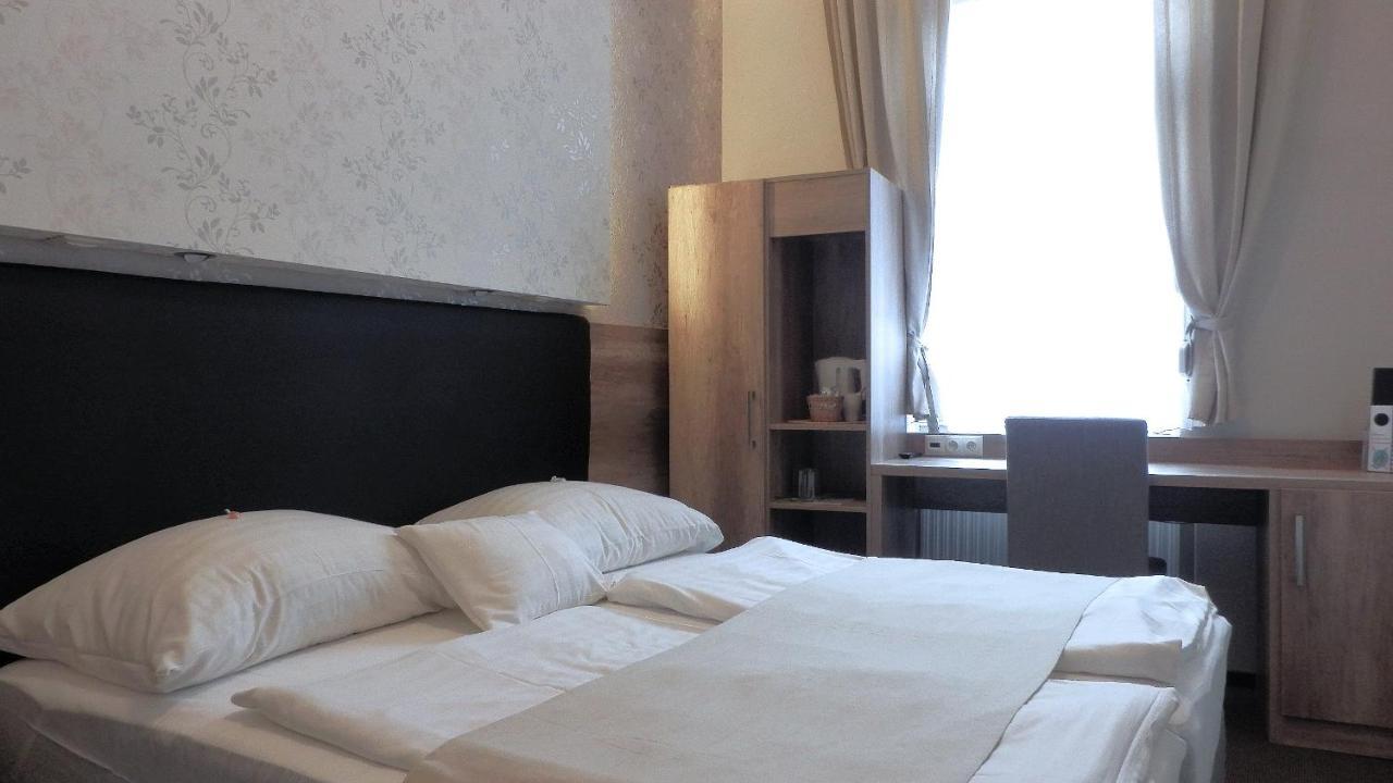 Caesar Panzio Otel Pápa Dış mekan fotoğraf